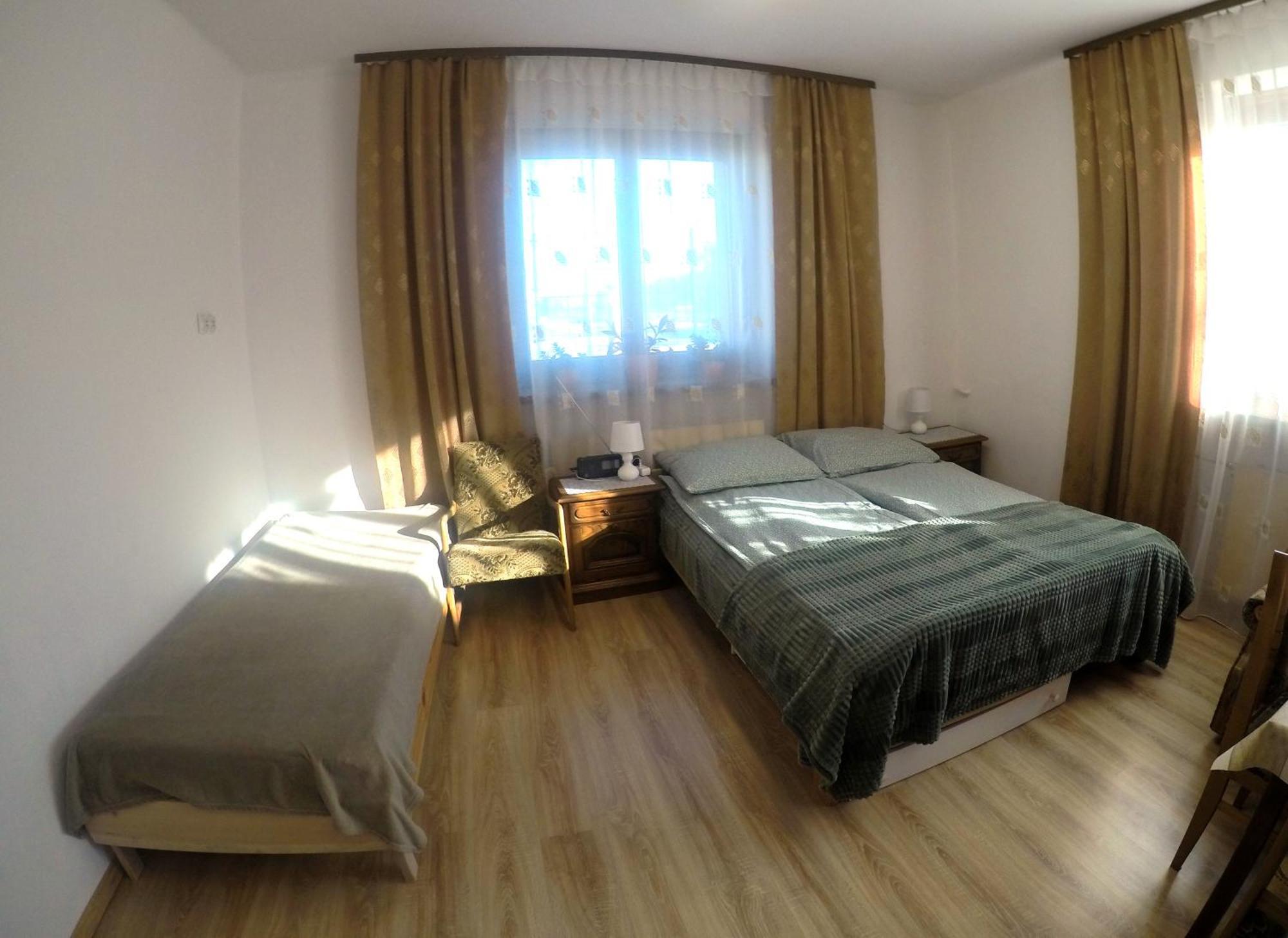 Pokoje Goscinne, Mieszkanie Na Wynajem W Swidniku K Lublina Extérieur photo