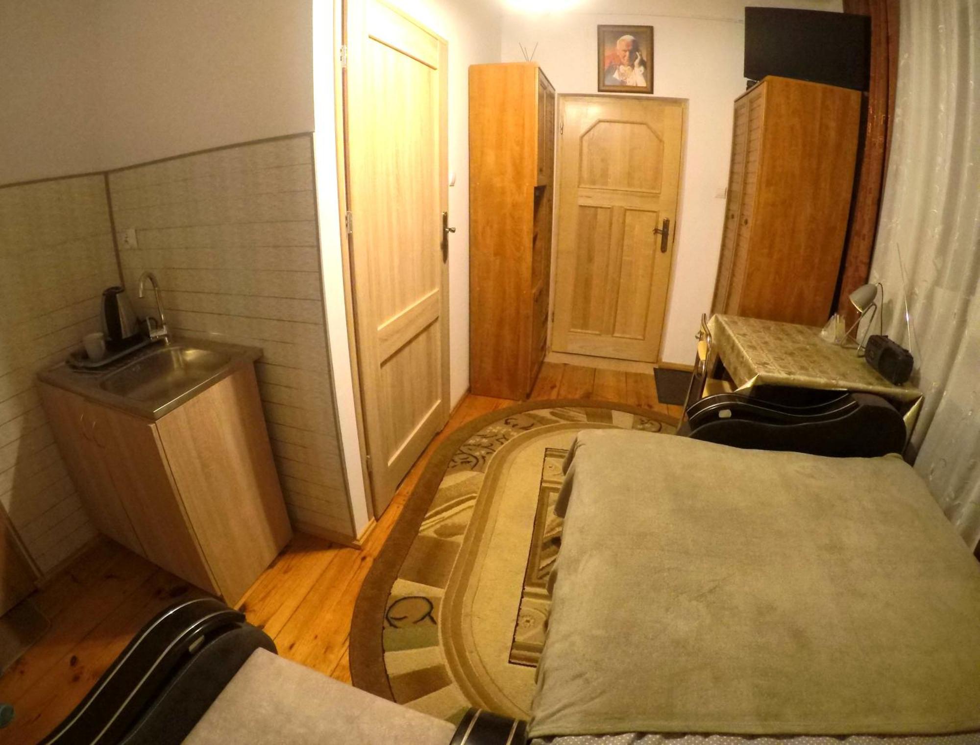 Pokoje Goscinne, Mieszkanie Na Wynajem W Swidniku K Lublina Extérieur photo